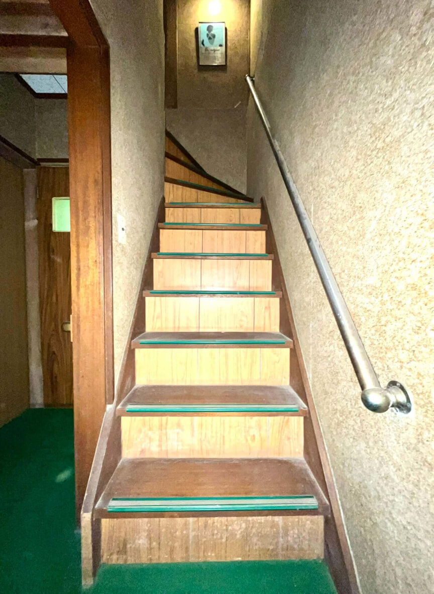 築古空き家(土浦市西並木町)階段(リフォーム前)