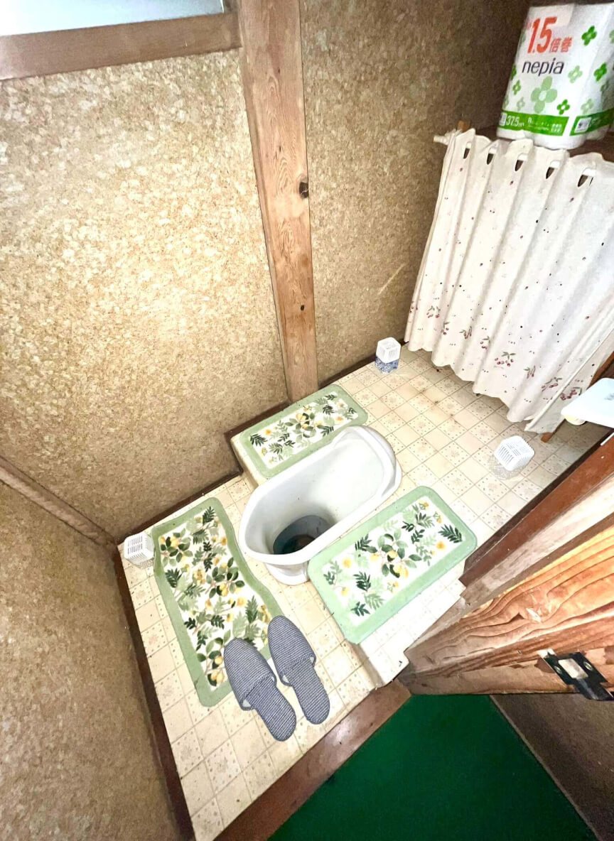 築古空き家(土浦市西並木町)トイレ(リフォーム前)